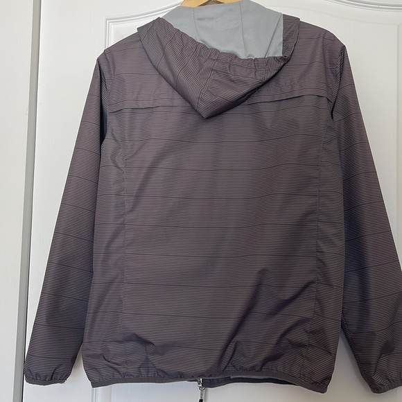 New Balance Mens rain/windbreaker jacket size S - Picture 4 of 5
